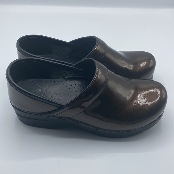 Excellent condition Dansko clogs - Picture 2 of 5